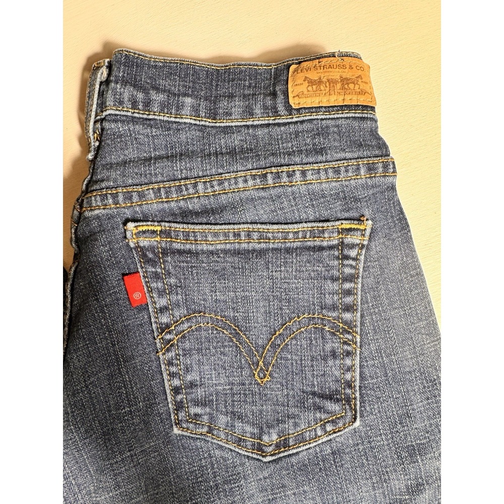 Vintage Levi's Blue Jeans 515" Women's sz 6 Medium - boot cut/99cotton - Picture 2 of 9